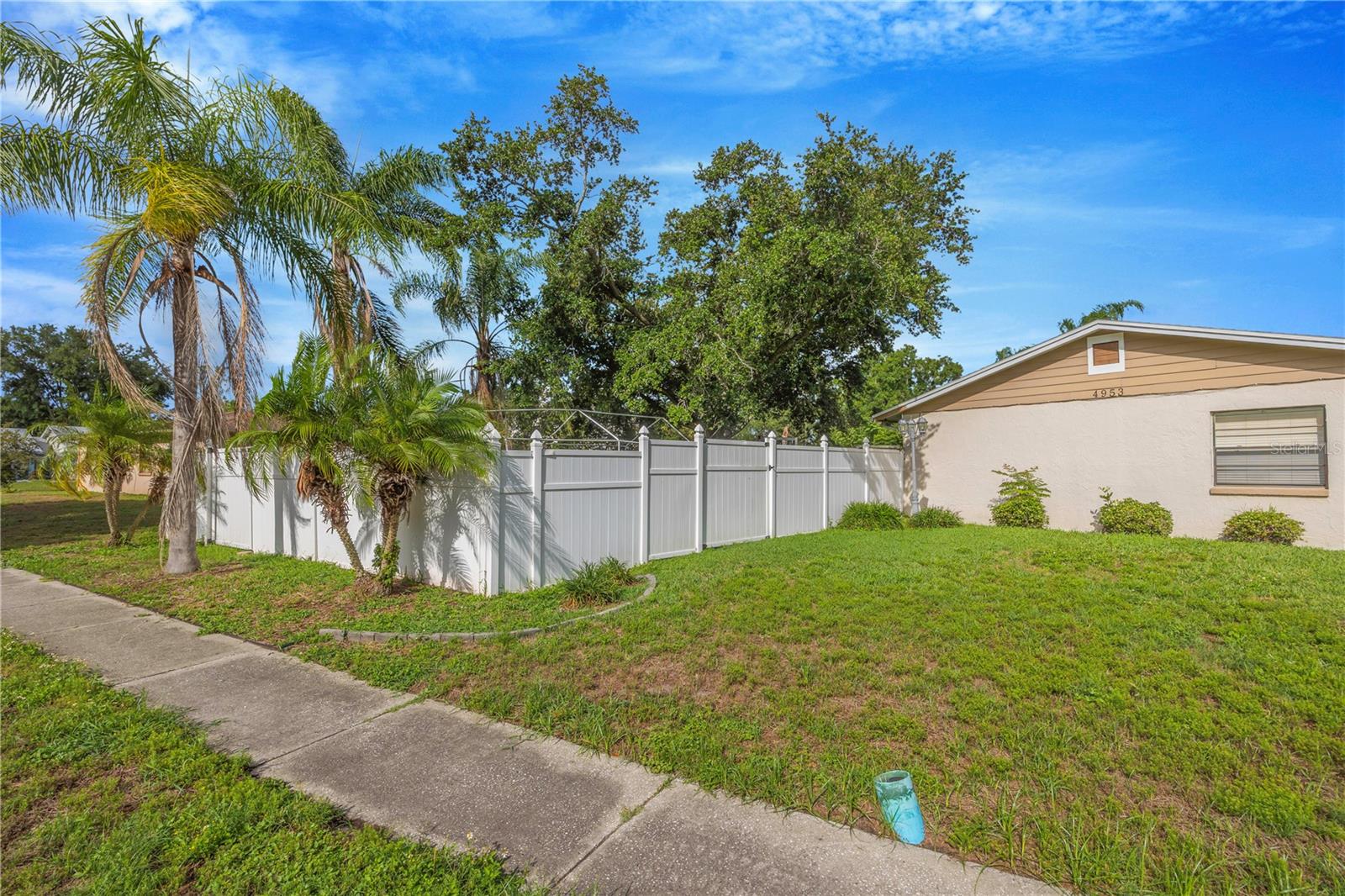 4953 Pennsbury Drive, FL