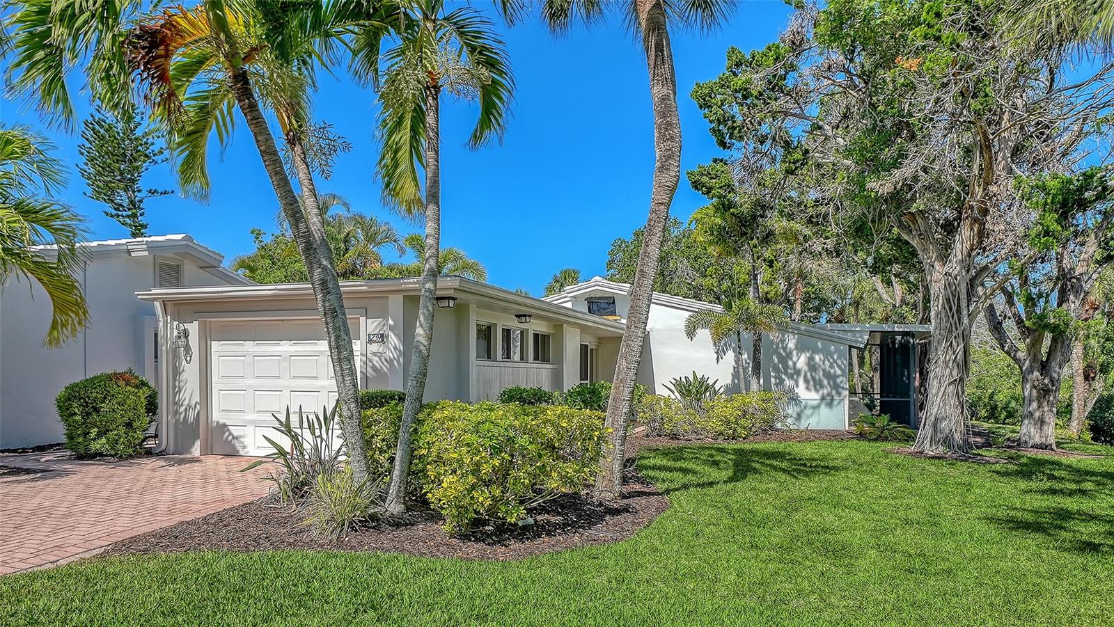 239 Hourglass Way #V7, FL