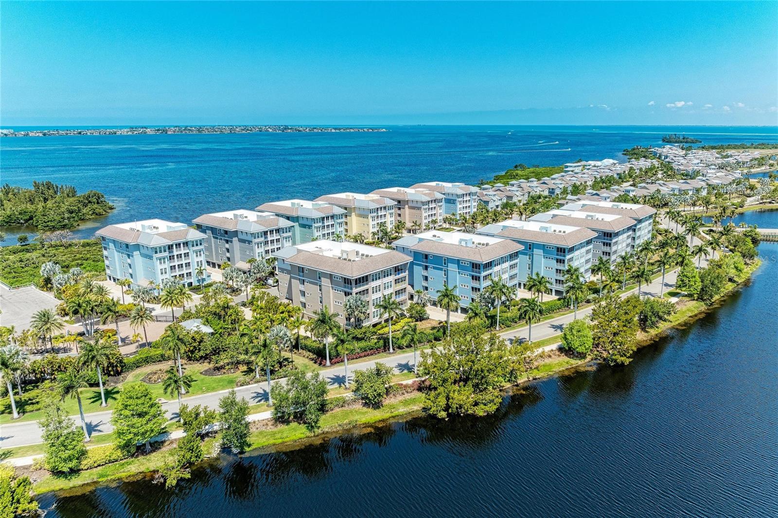 395 Aruba Circle, FL