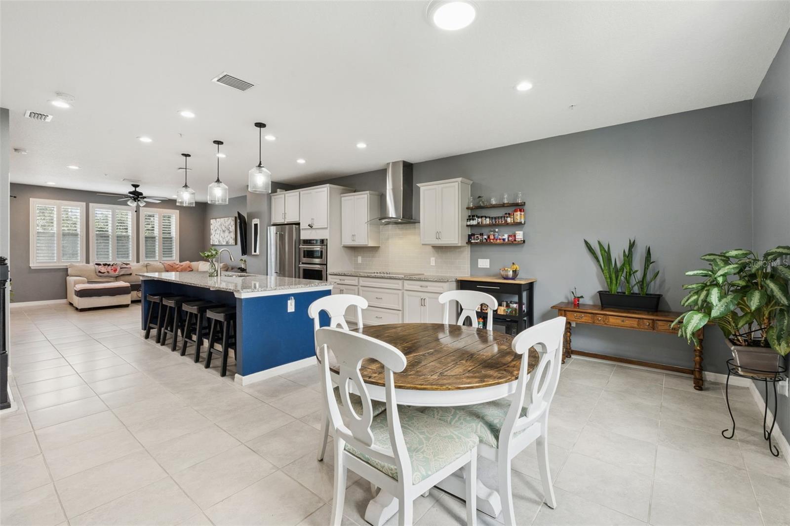 476 Portico Court, FL