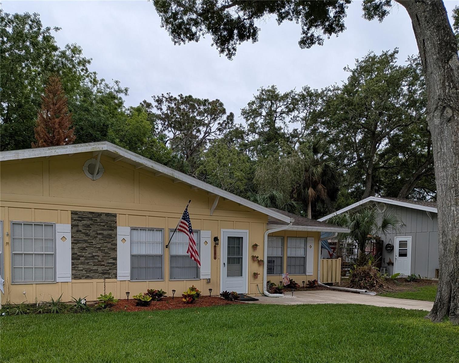 21 Country Club Dr #A, FL