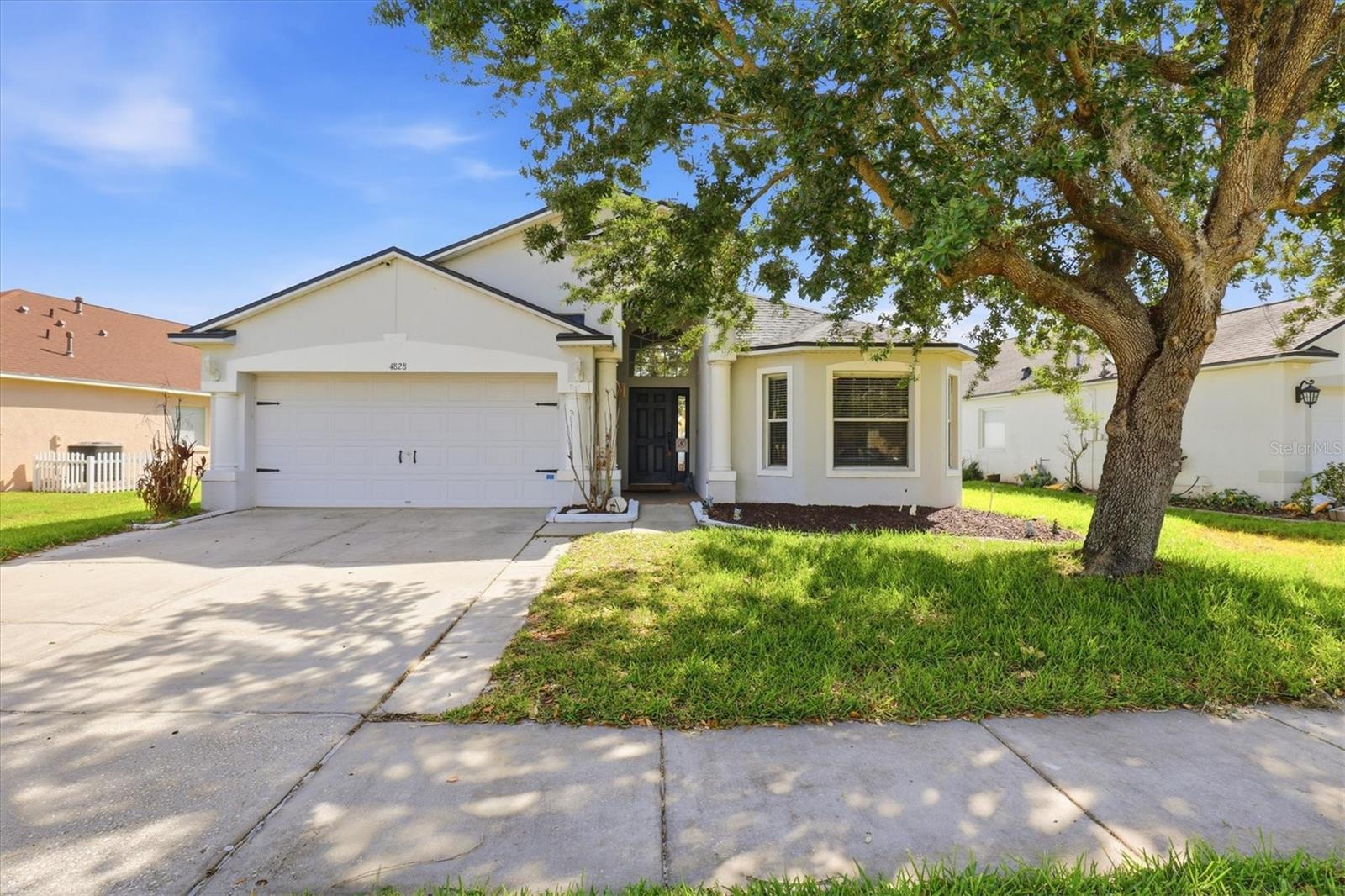 4828 Wessex Way, FL