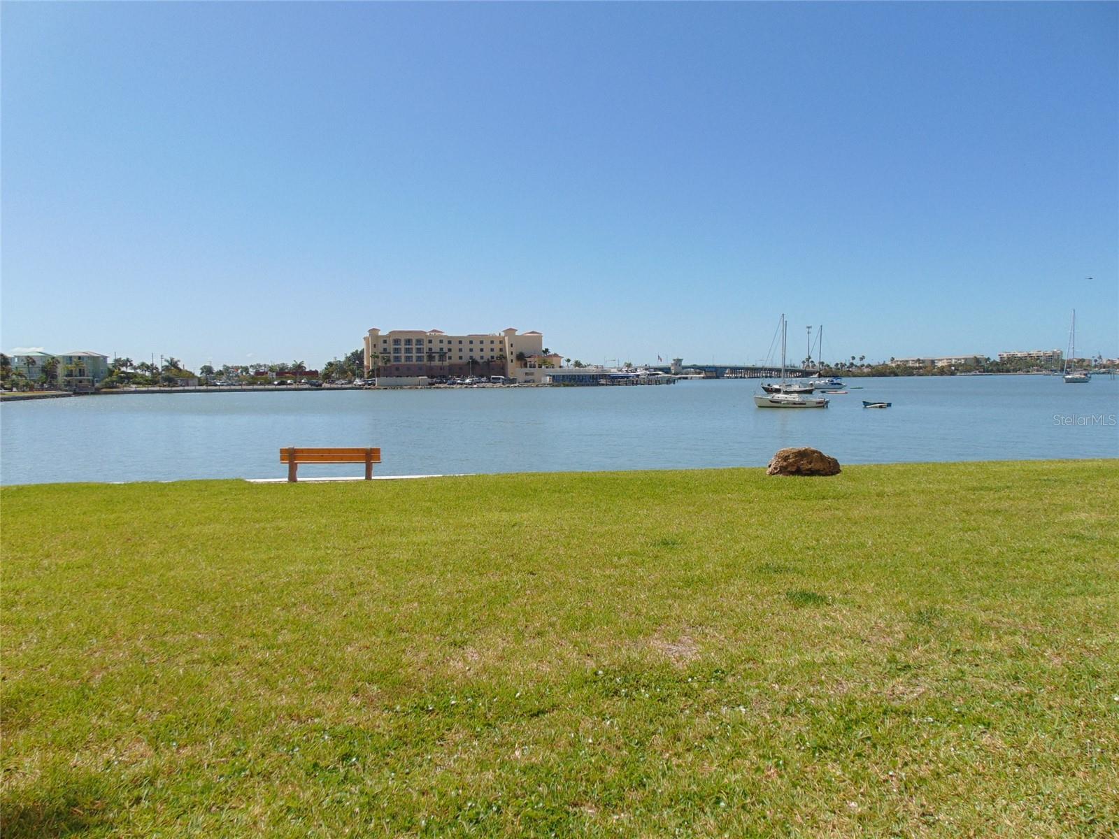 4775 Cove Cir Circle, FL