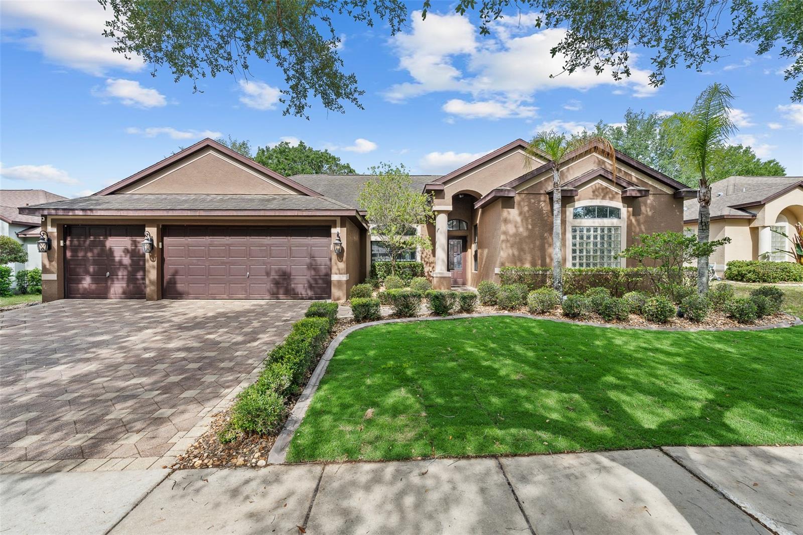 1059 Natural Oaks Dr, FL