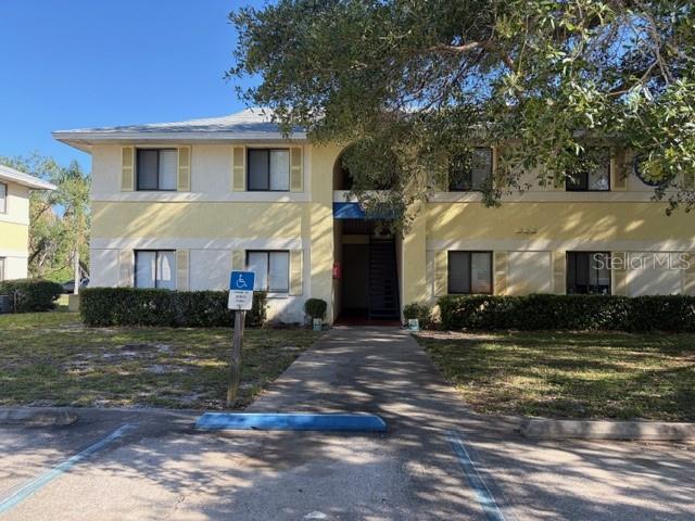90 Hidden Lake Drive, FL