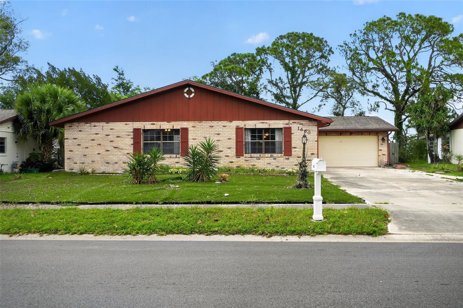 1660 E Shangri La Dr, FL