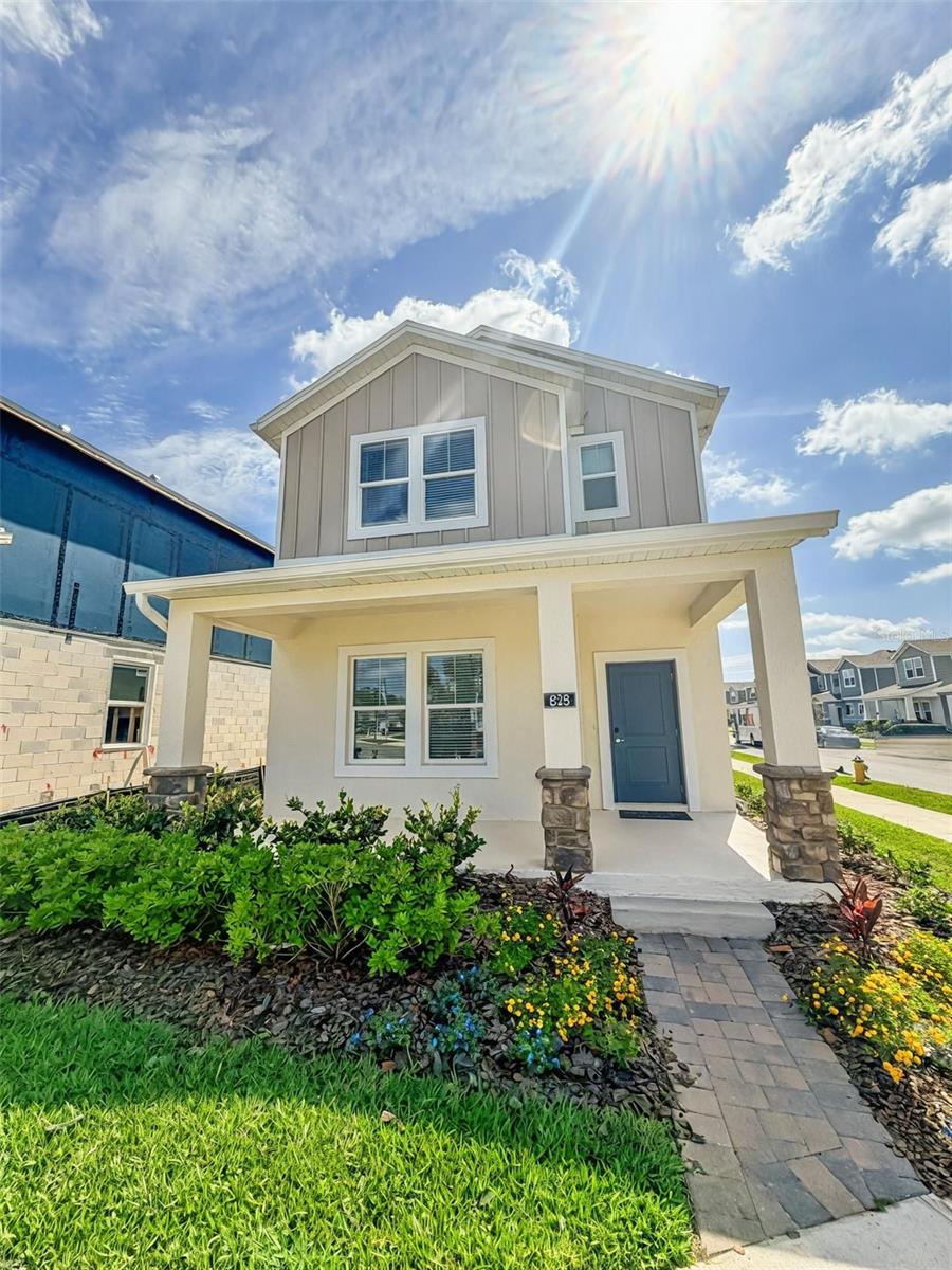 828 Aubey Ln, FL