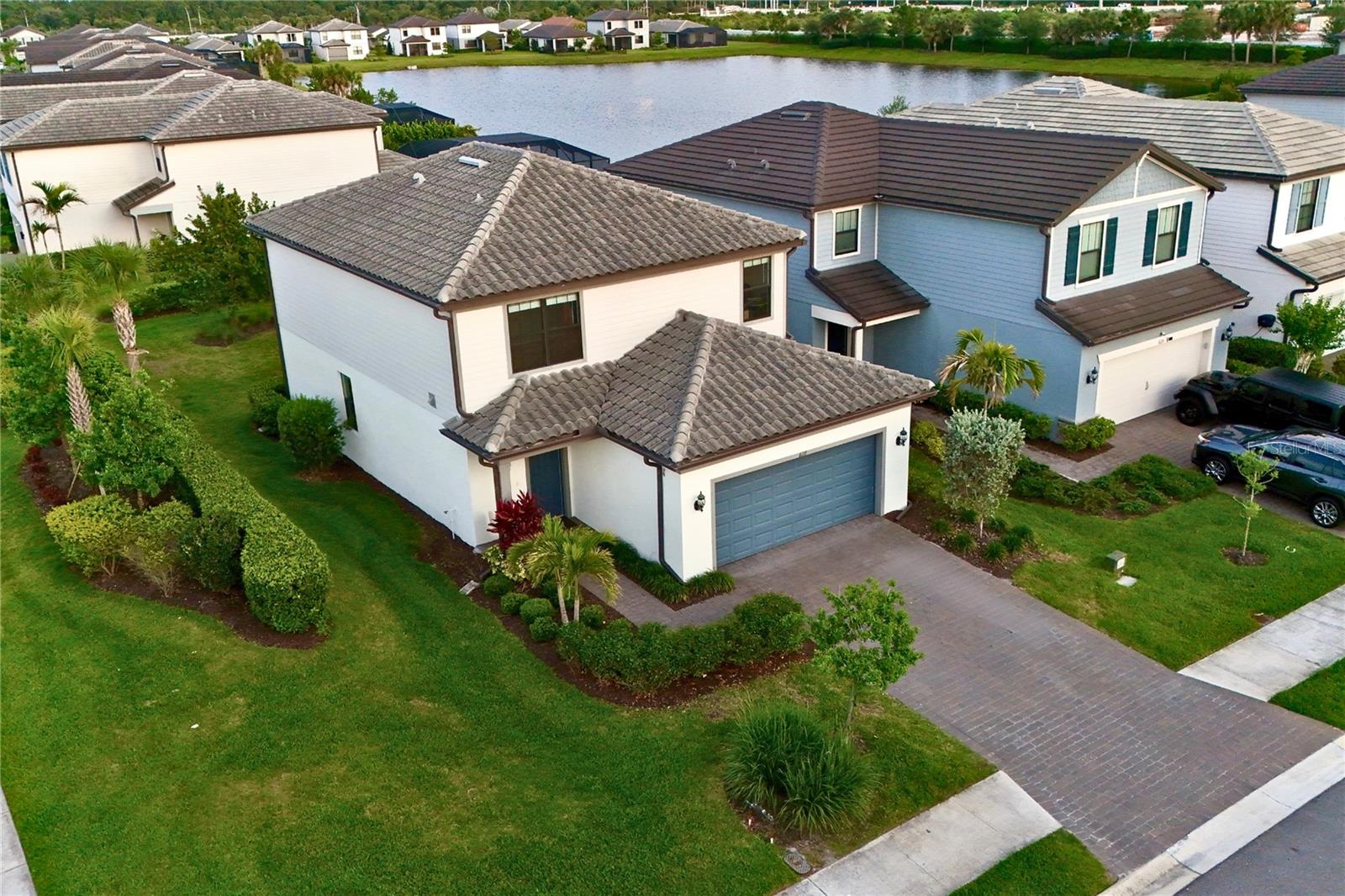 6111 Bluestar Ct, FL
