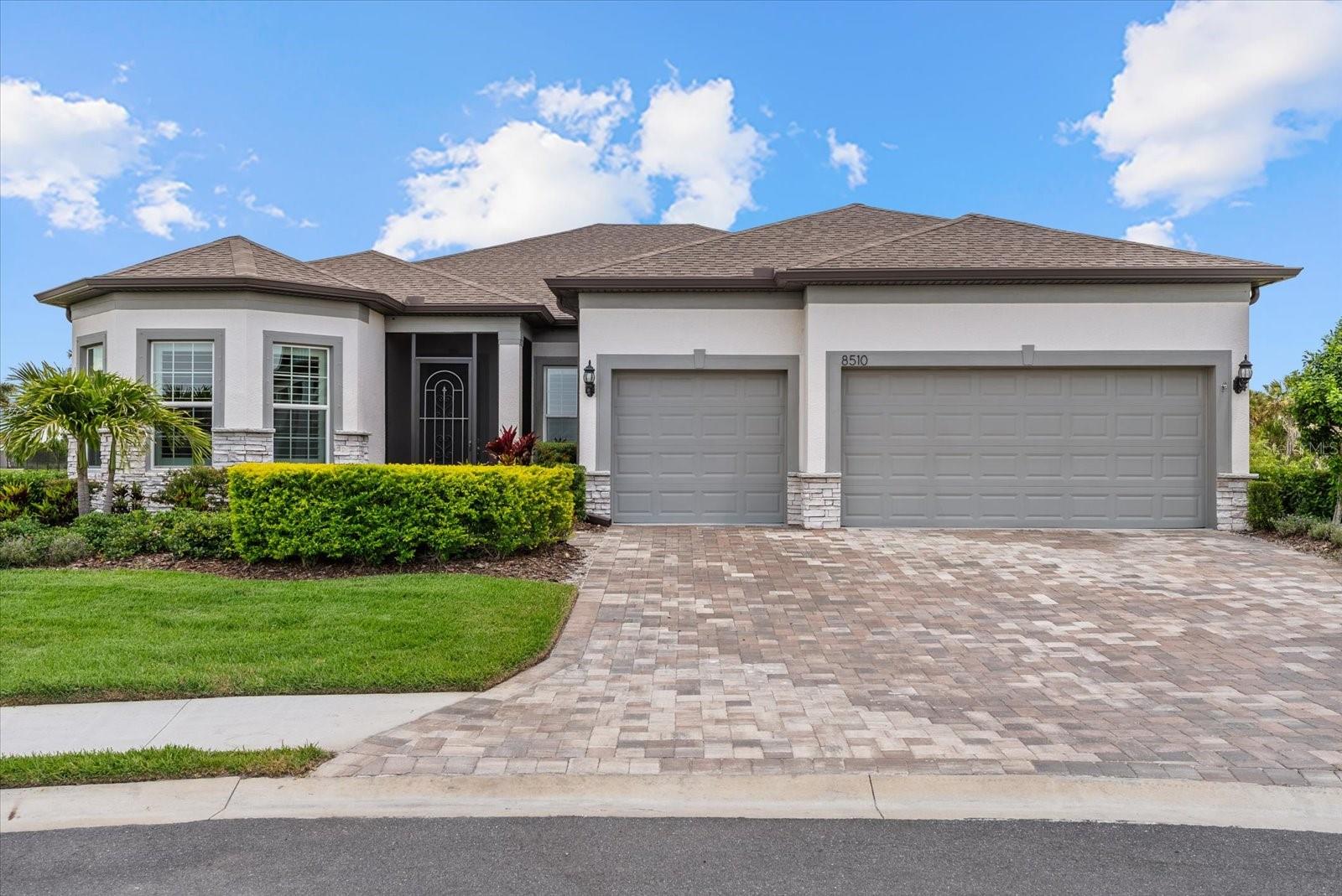 8510 Coastal Palms Gln, FL