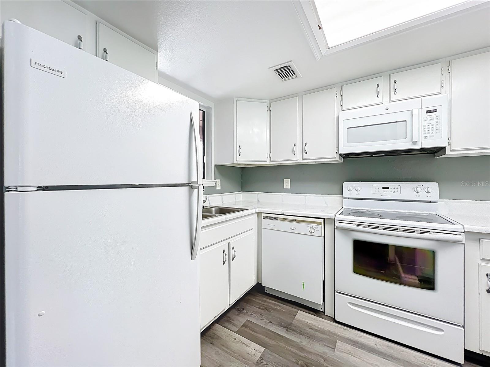 639 Saint Johns Court, FL