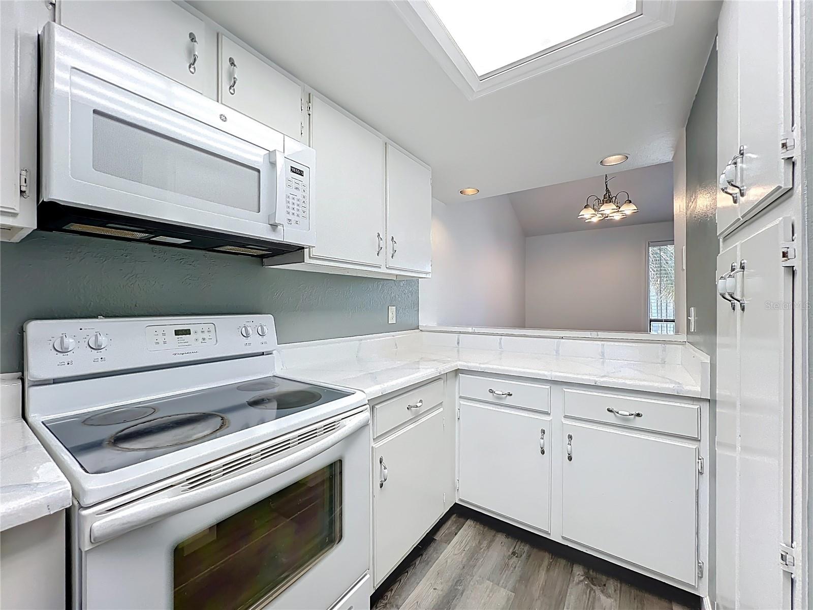 639 Saint Johns Court, FL