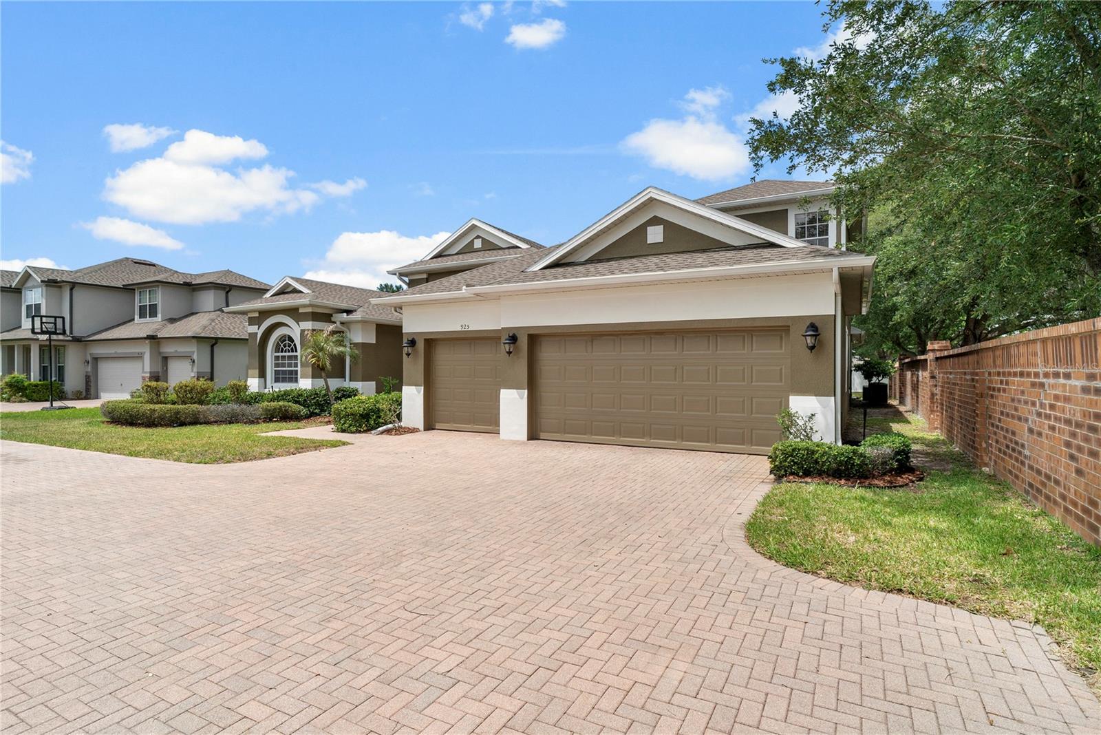 925 Bainbridge Loop, FL