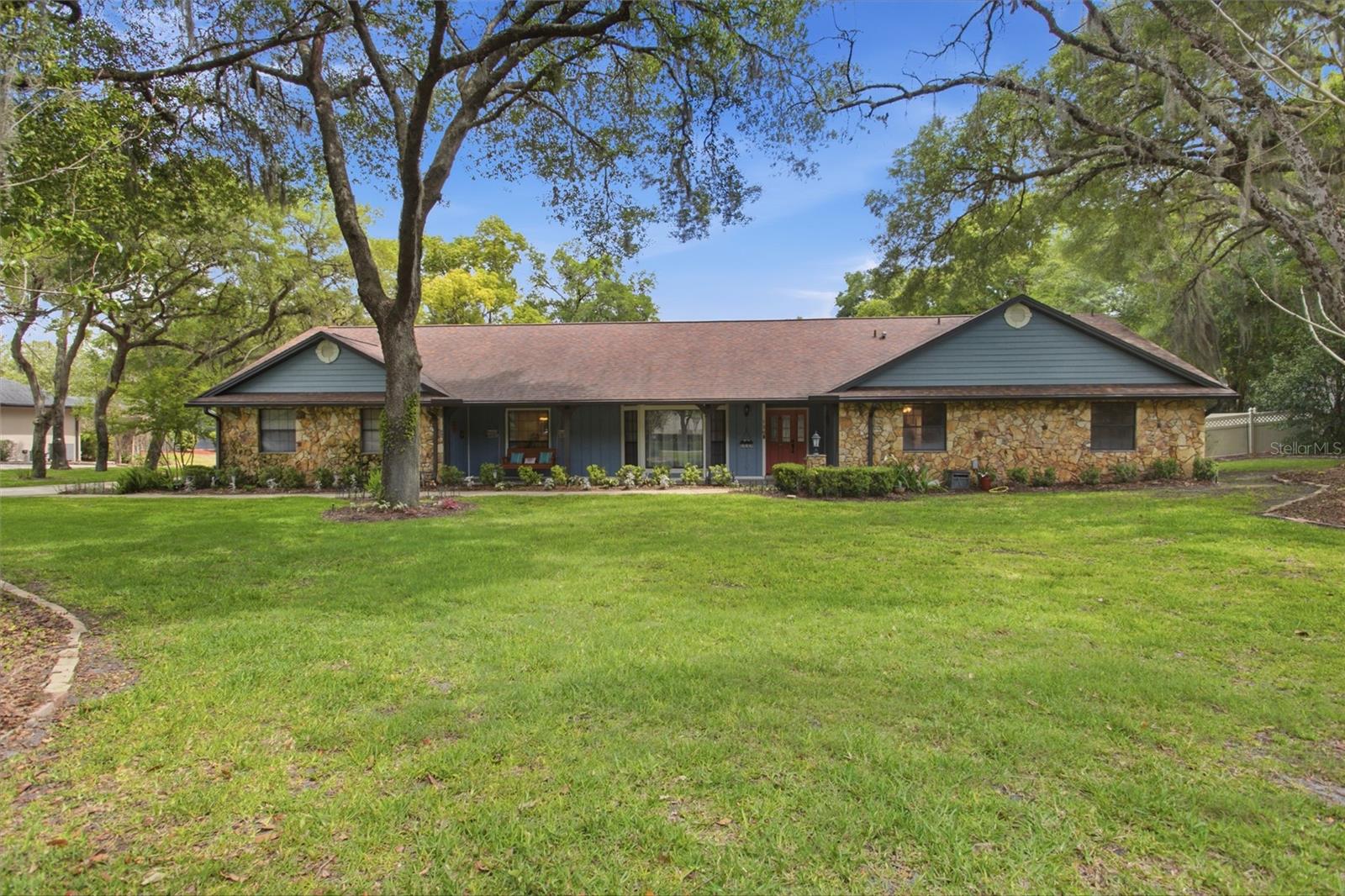128 W Greentree Ln, FL