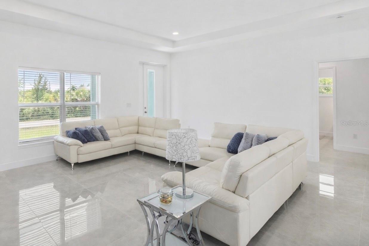 15473 Lakeland Circle, FL