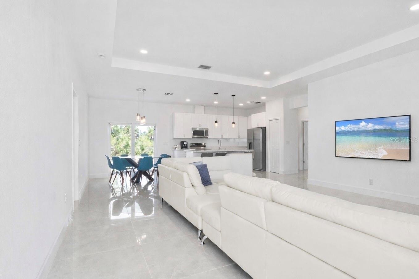 15473 Lakeland Circle, FL