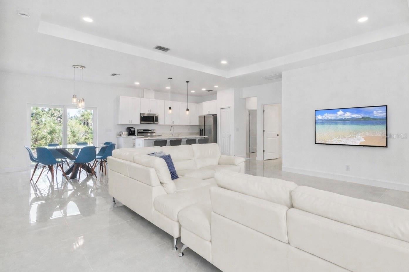 15473 Lakeland Circle, FL