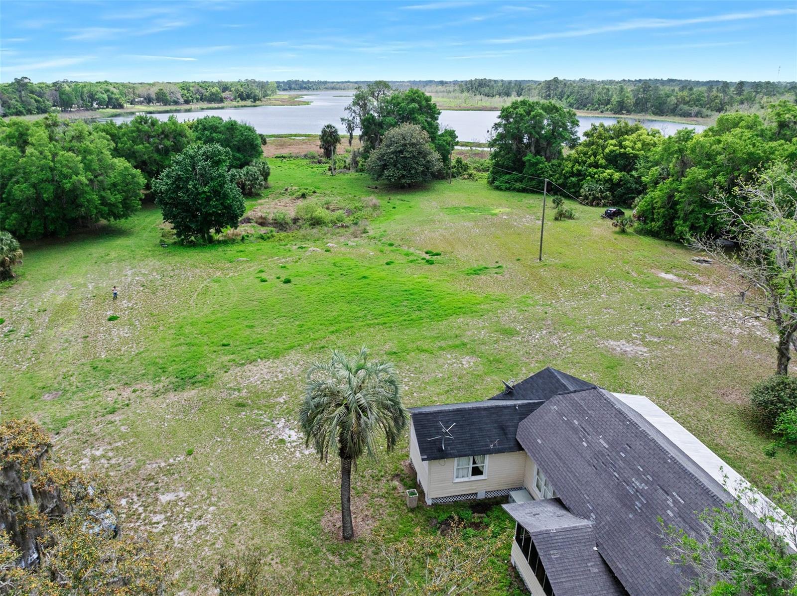 141 N Pine St, FL