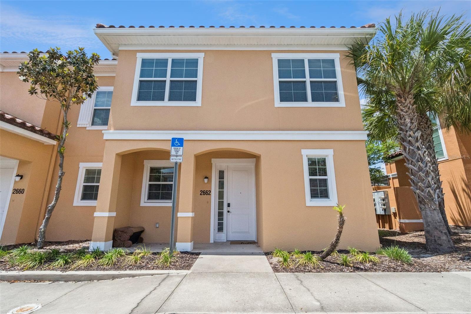 2662 Roadster Ln, FL