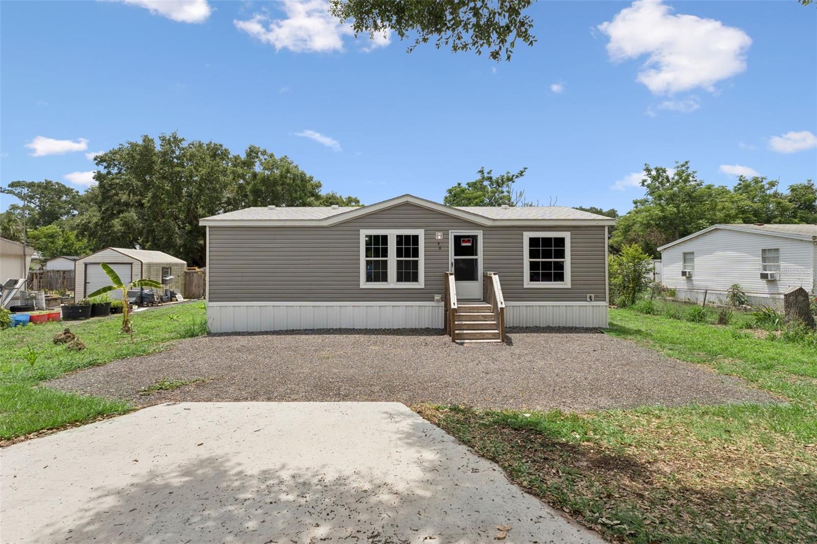 36 Candlelight Dr, FL