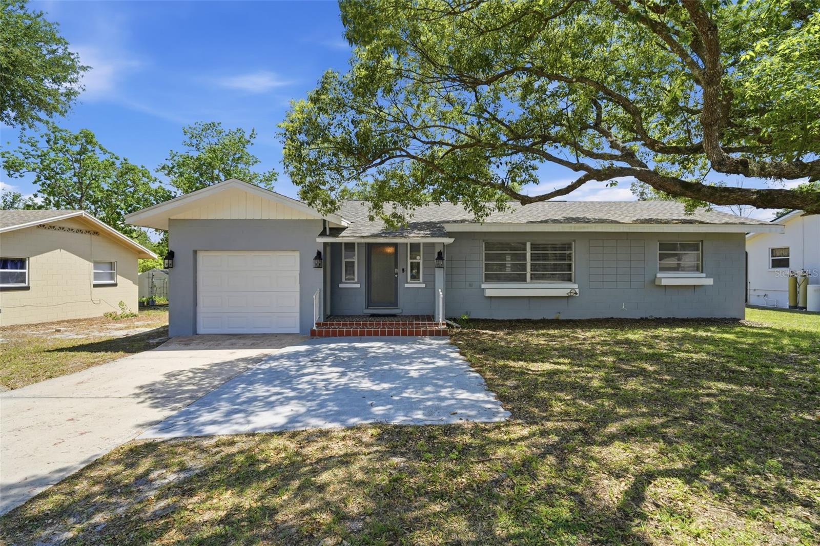 65 Community Dr, FL