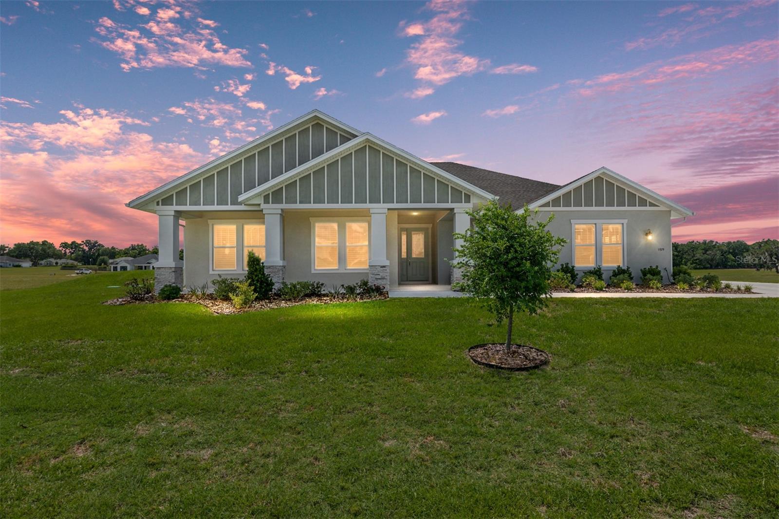 1929 85th Loop, FL
