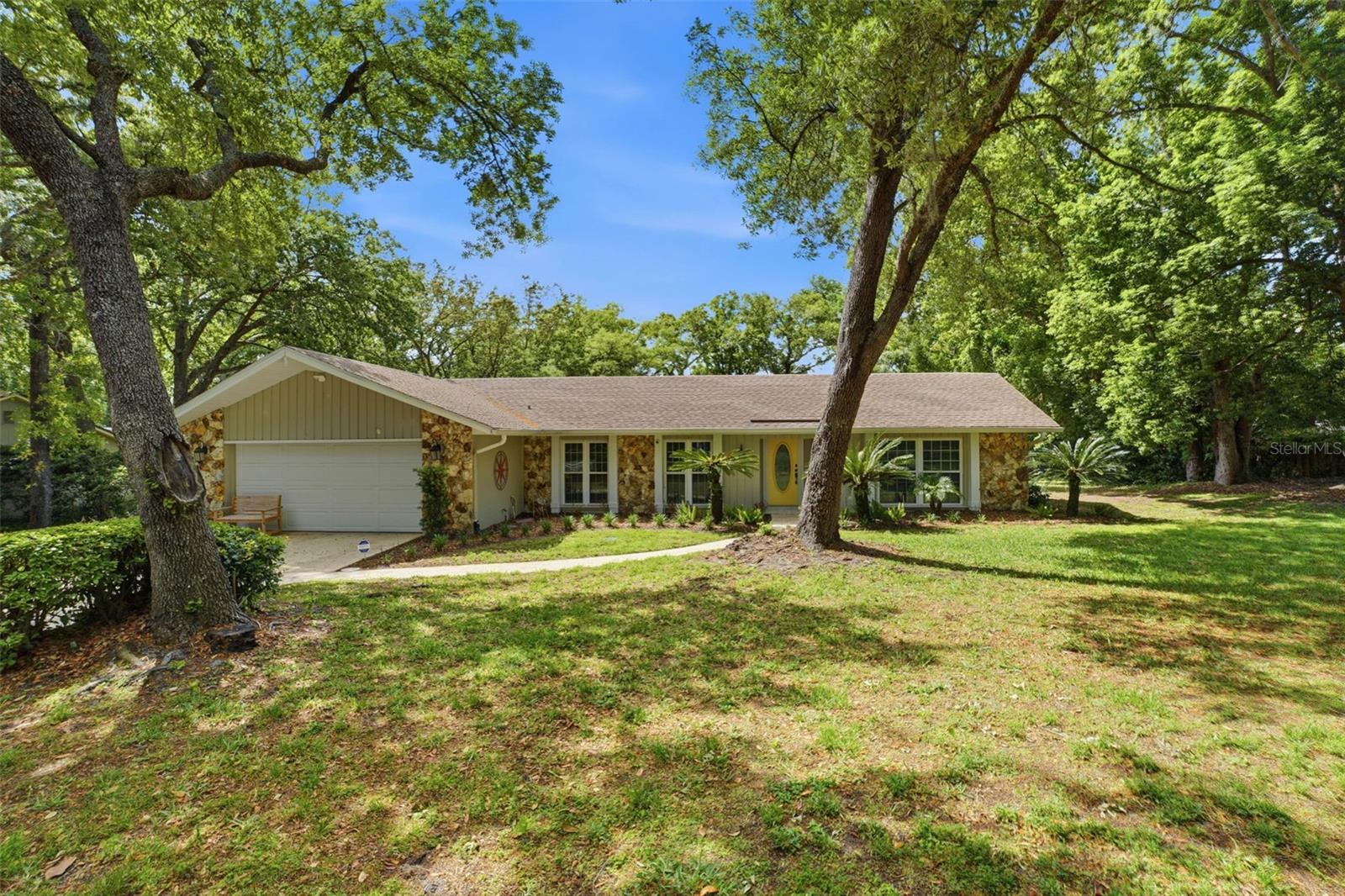 210 E Sweetwater Creek Dr, FL