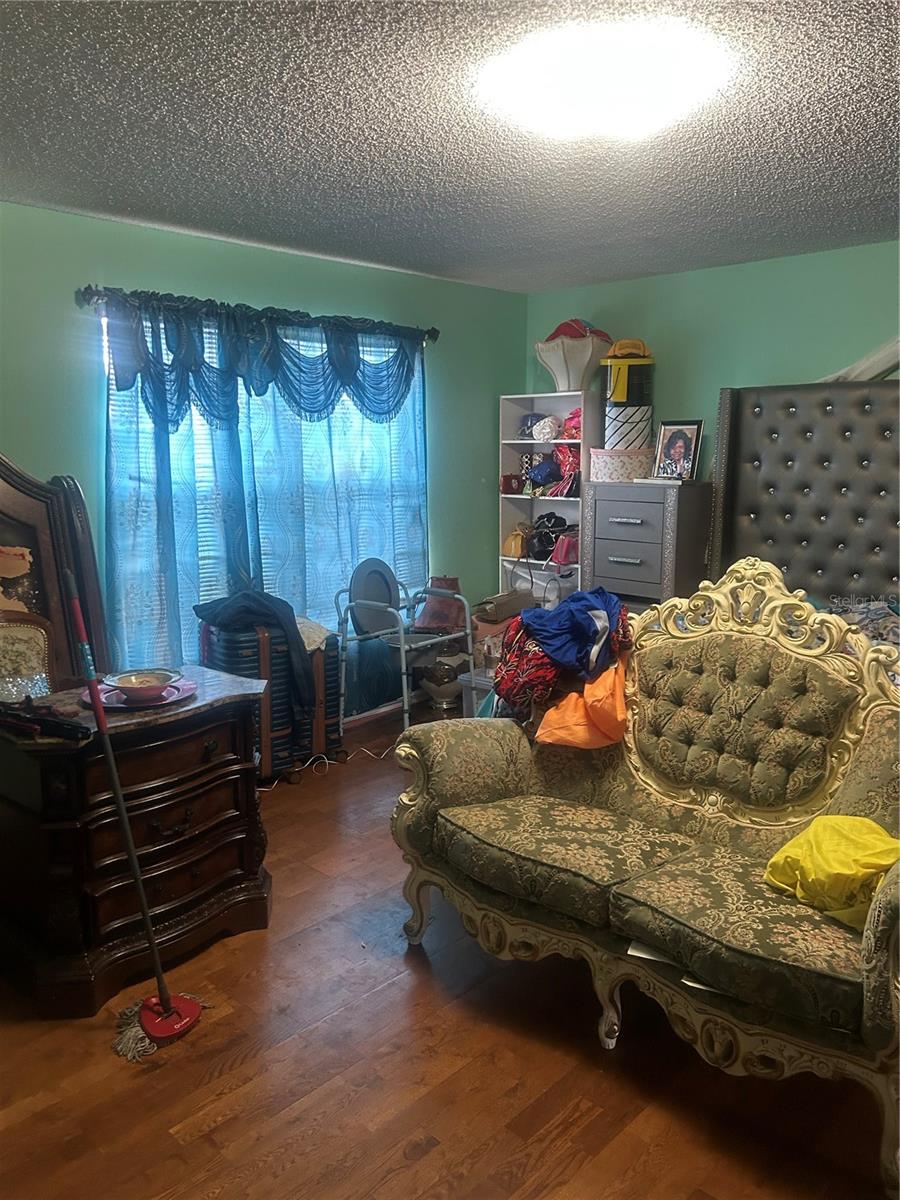 381 Aldershot Court, FL
