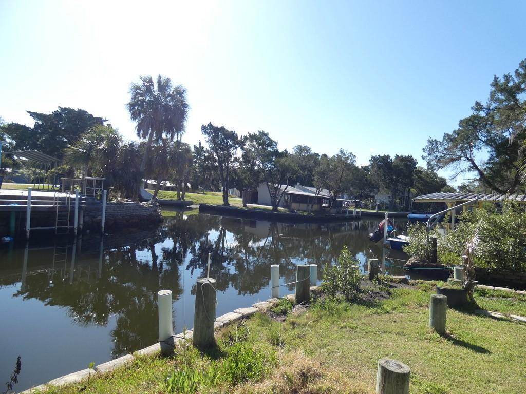 2215 Hunt Point, FL