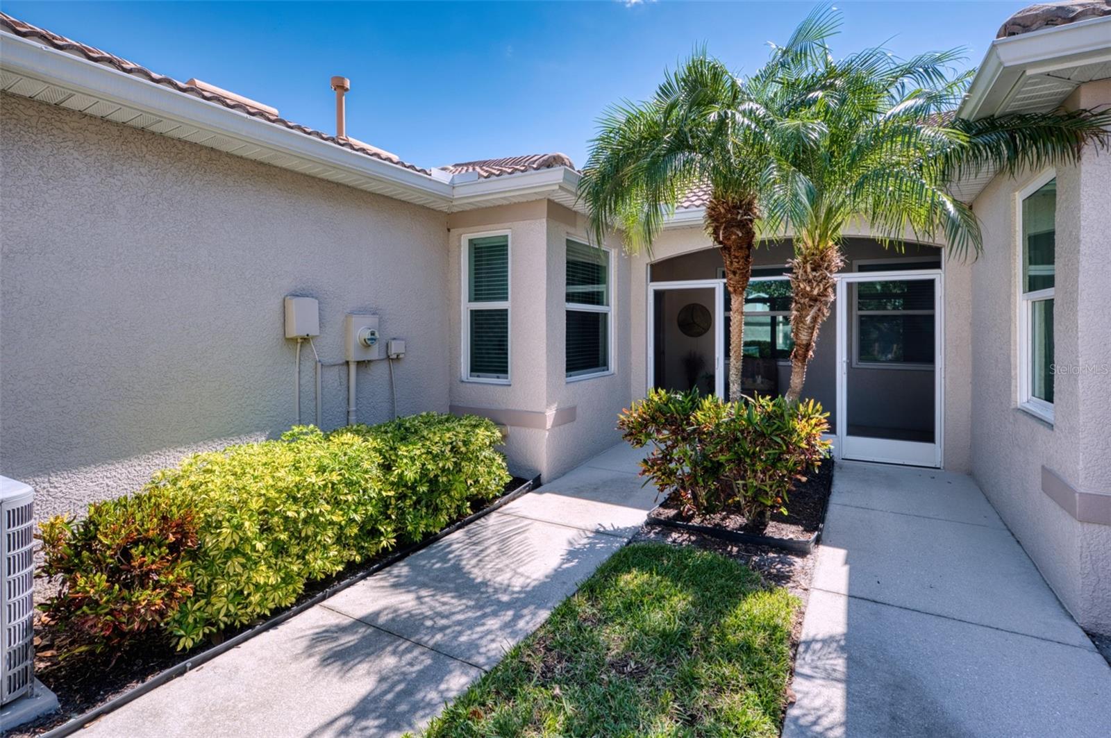 8223 Simpson Falls Court, FL