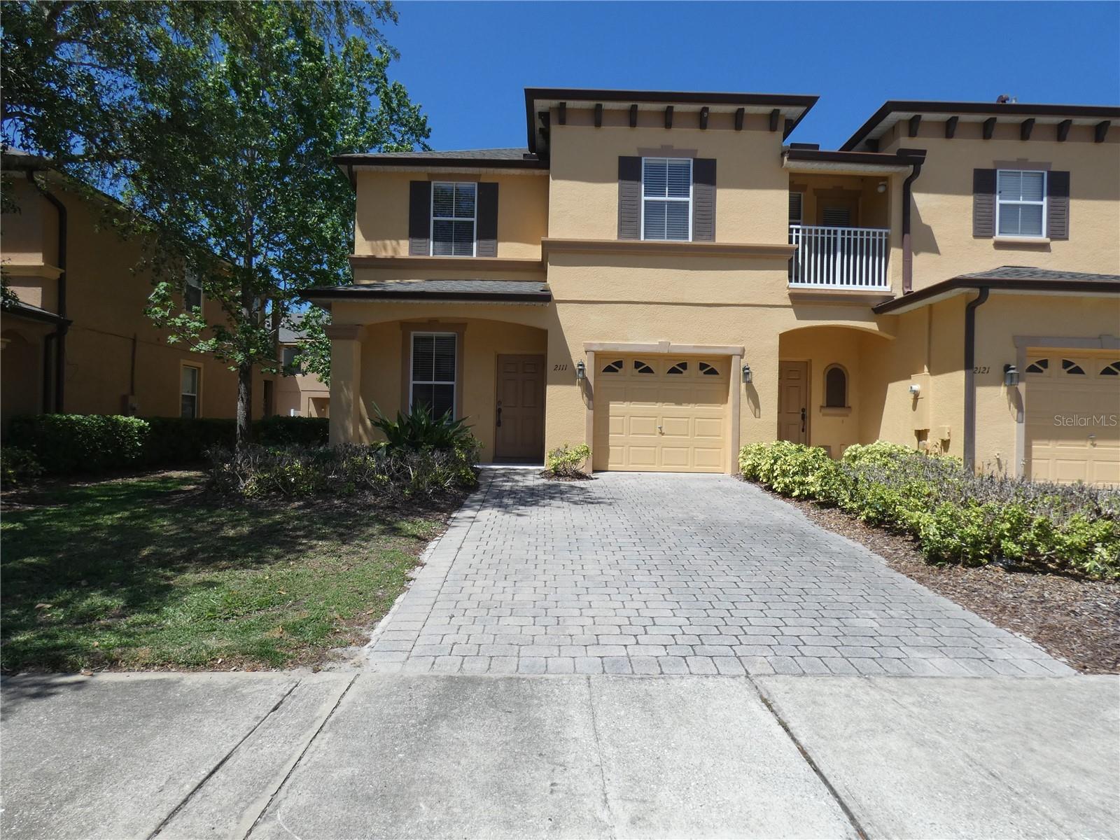 2111 Retreat View Cir, FL