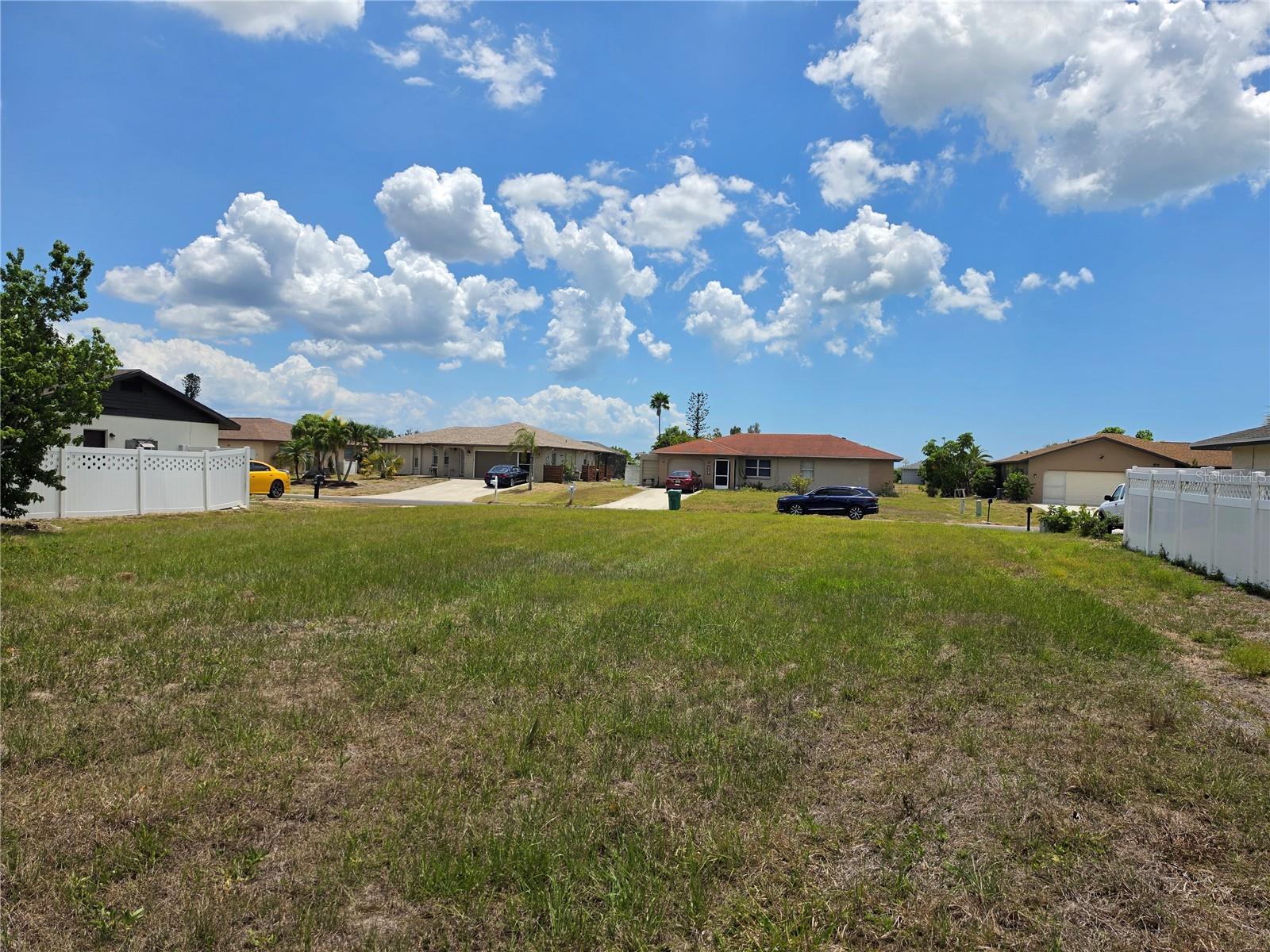 193 Annapolis Lane, FL