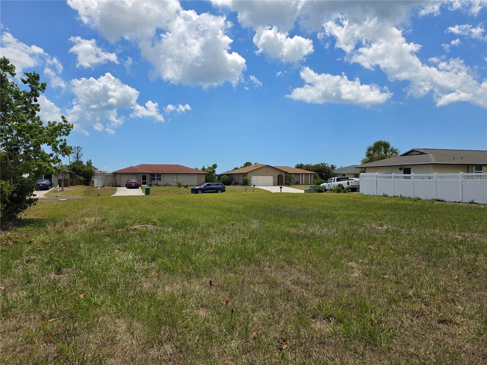 193 Annapolis Lane, FL
