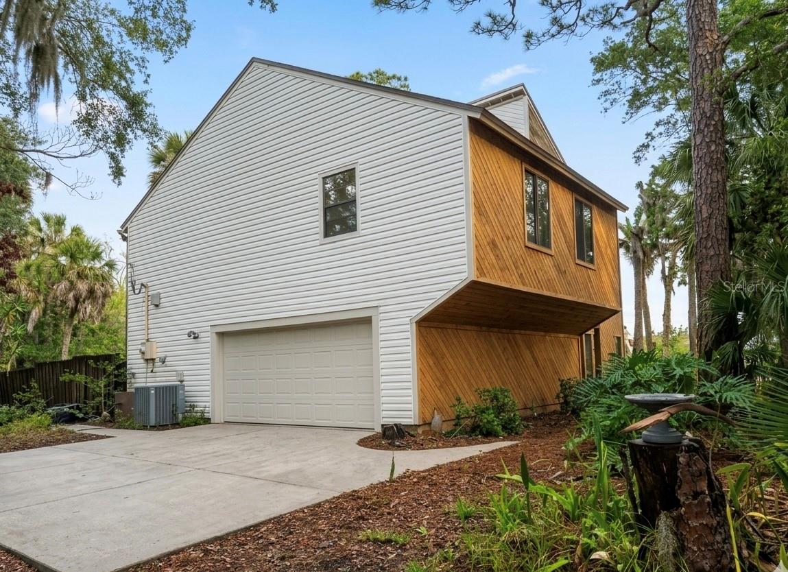 2070 Courtenay Parkway, FL