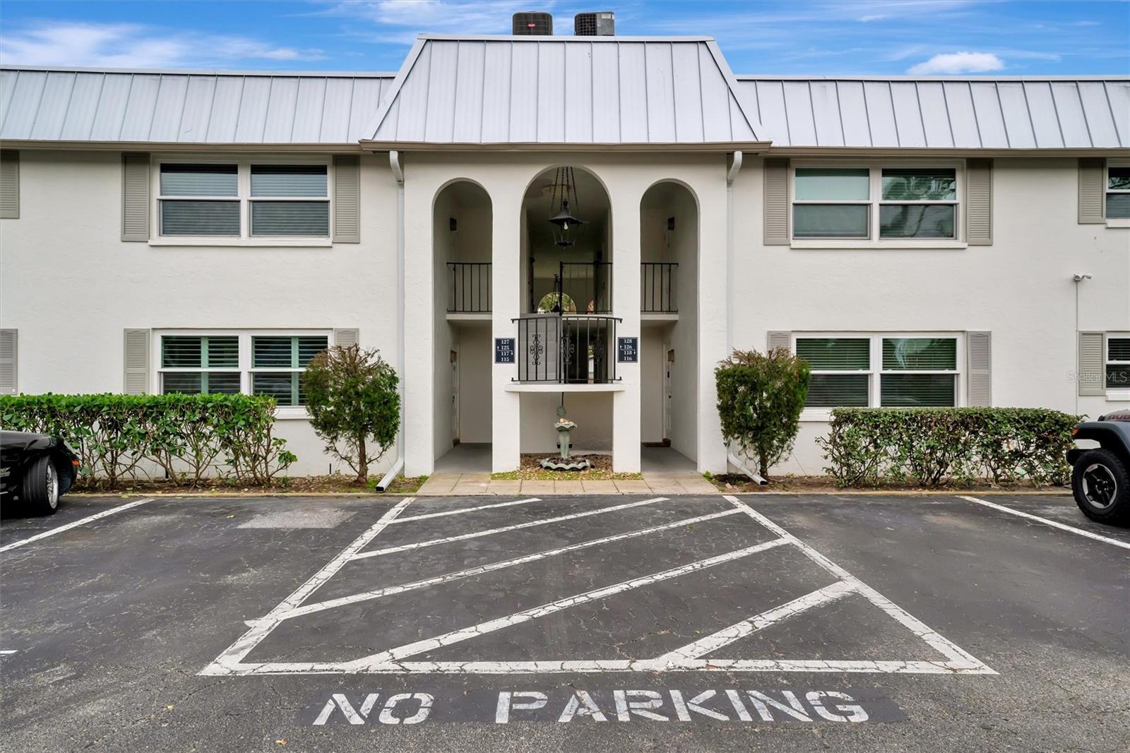 5800 Hollywood Boulevard, FL