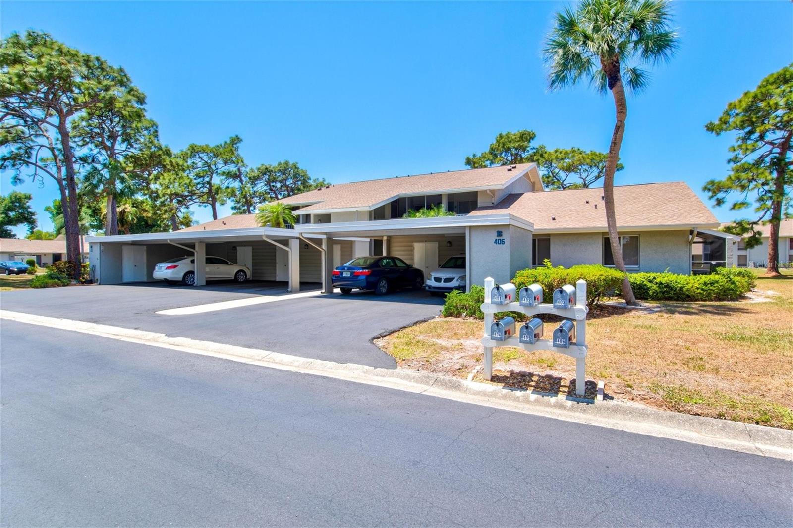 404 Pinebrook Crescent, FL