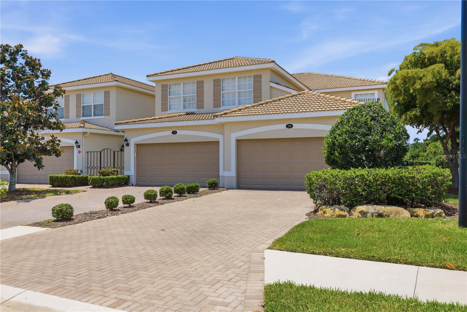 424 Winding Brook Ln #104, FL