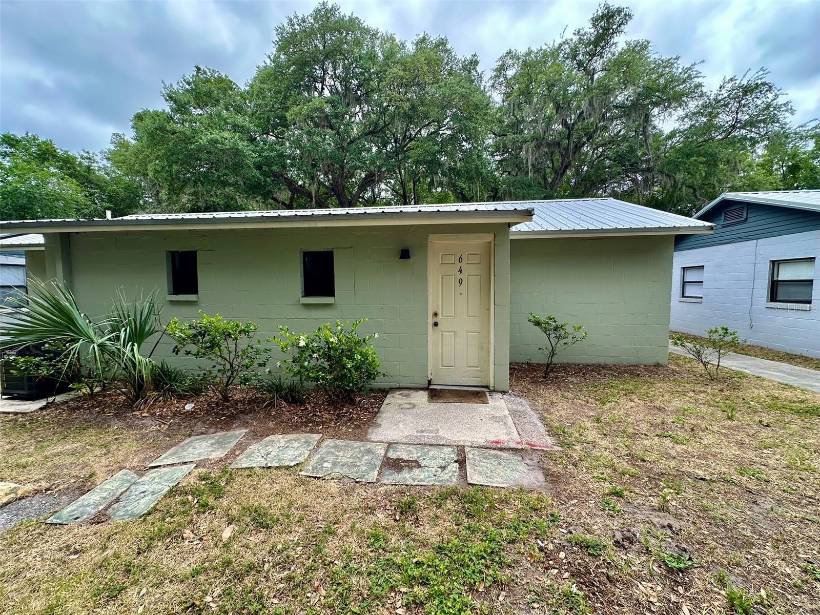 649 Ne Waldo Rd, FL