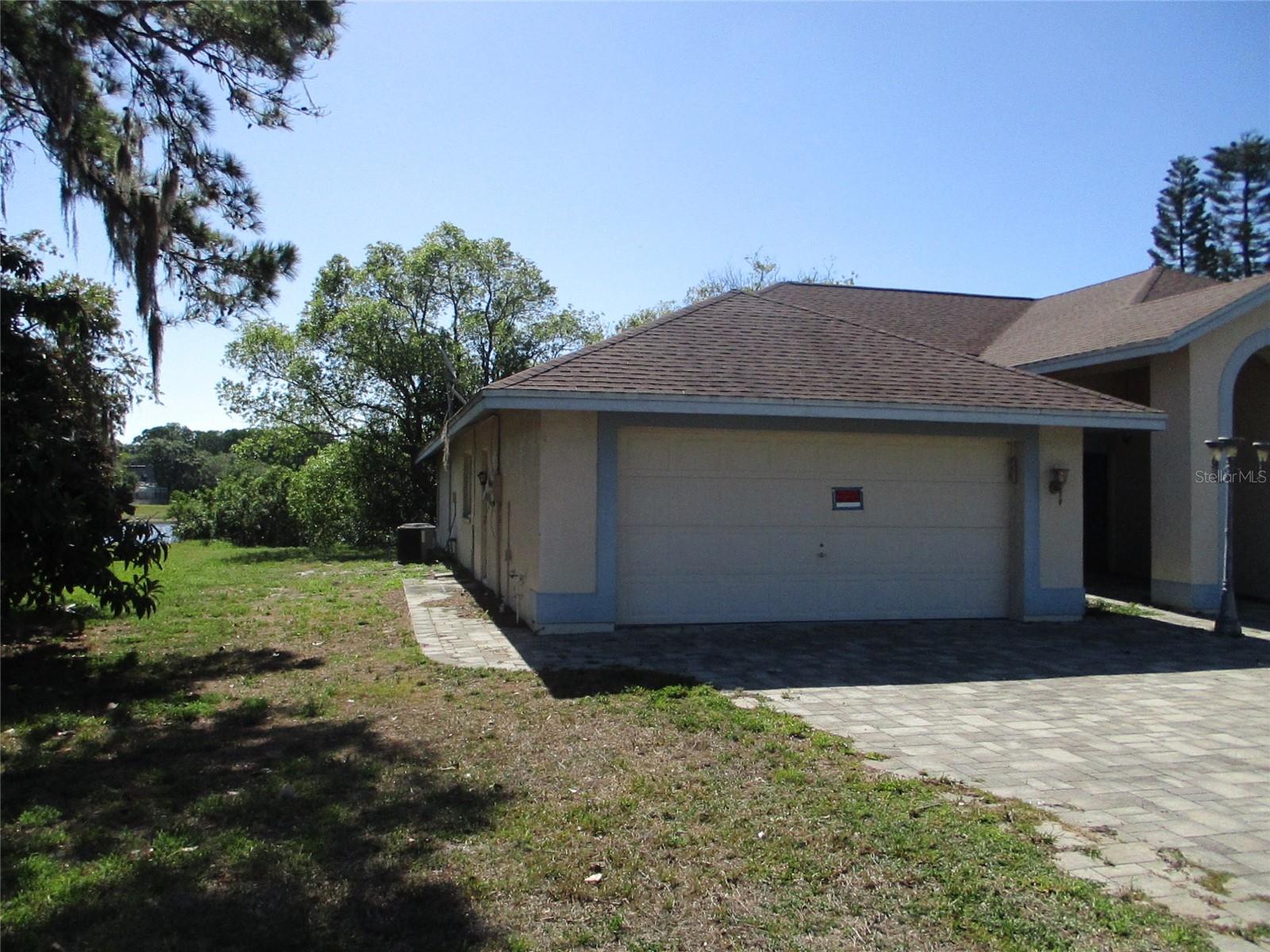 8904 Planters Lane, FL