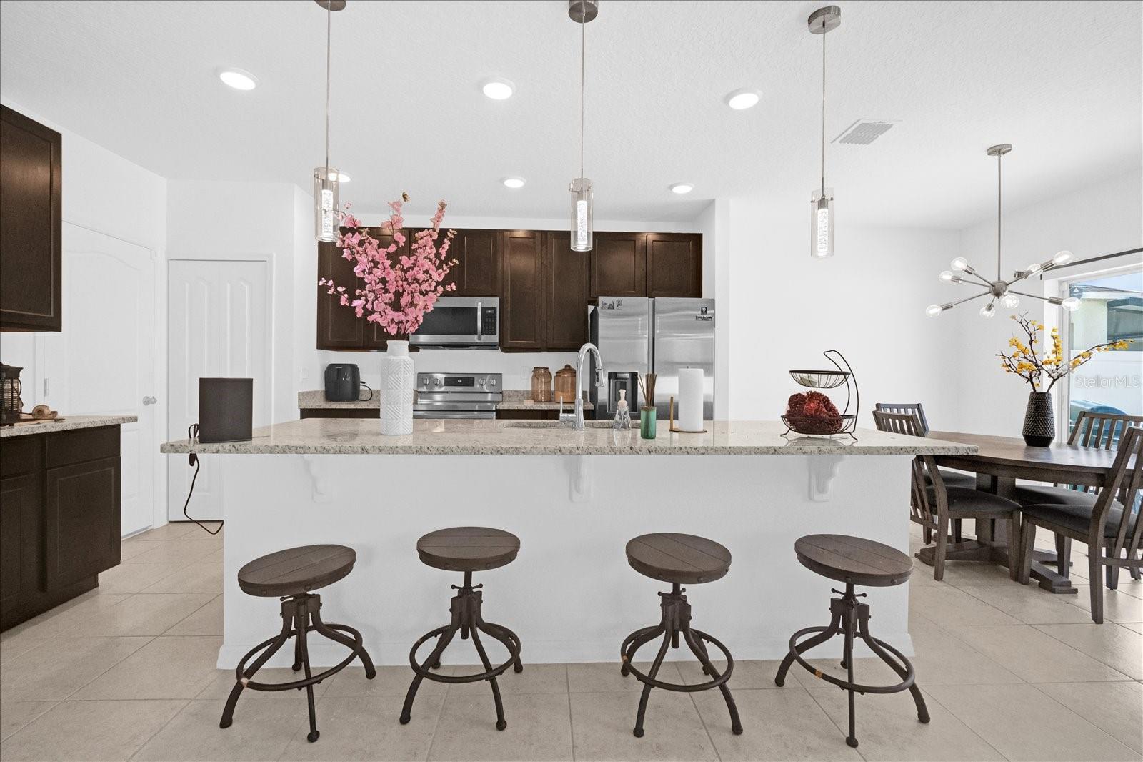 4432 Desert Rose Avenue, FL