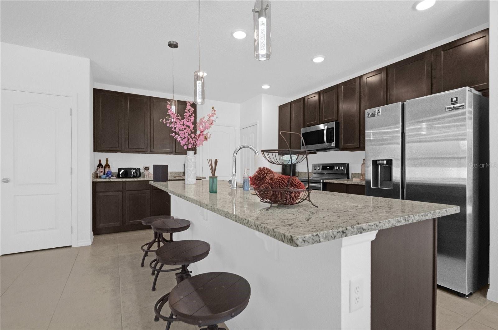 4432 Desert Rose Avenue, FL