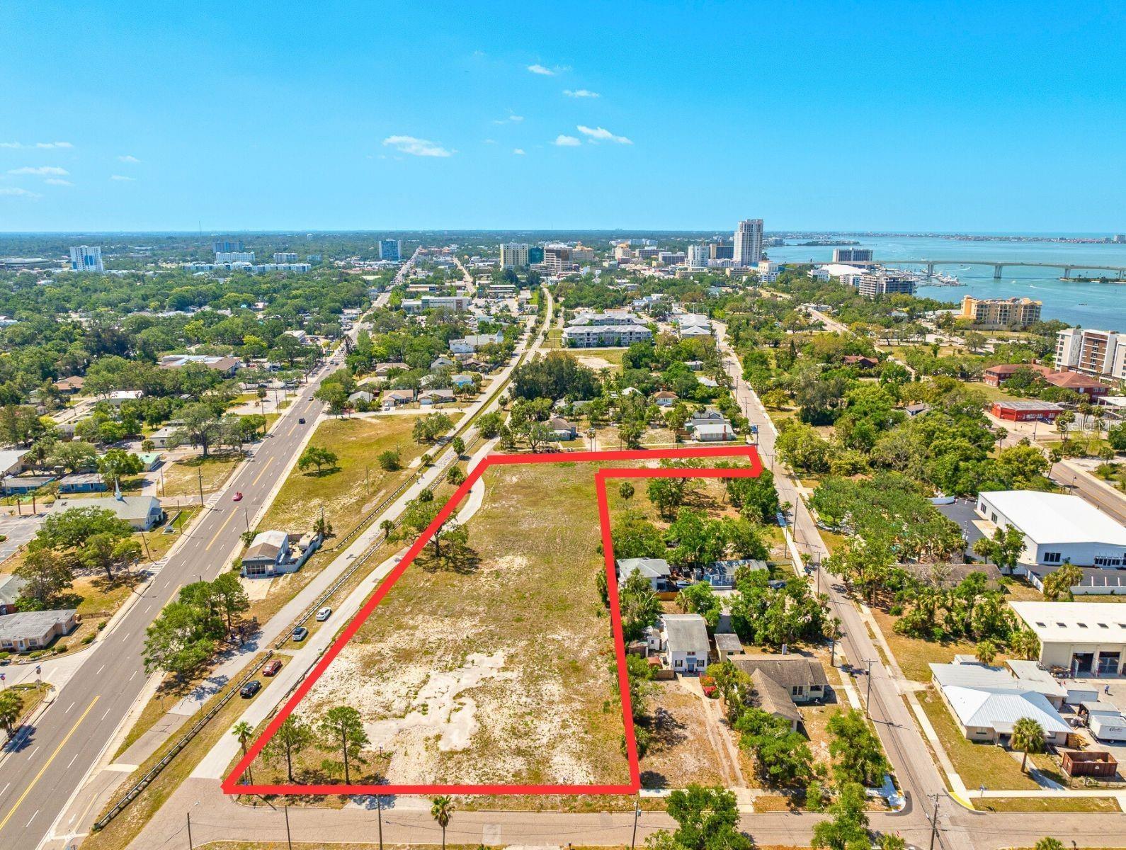 611 Palm Bluff Street, FL