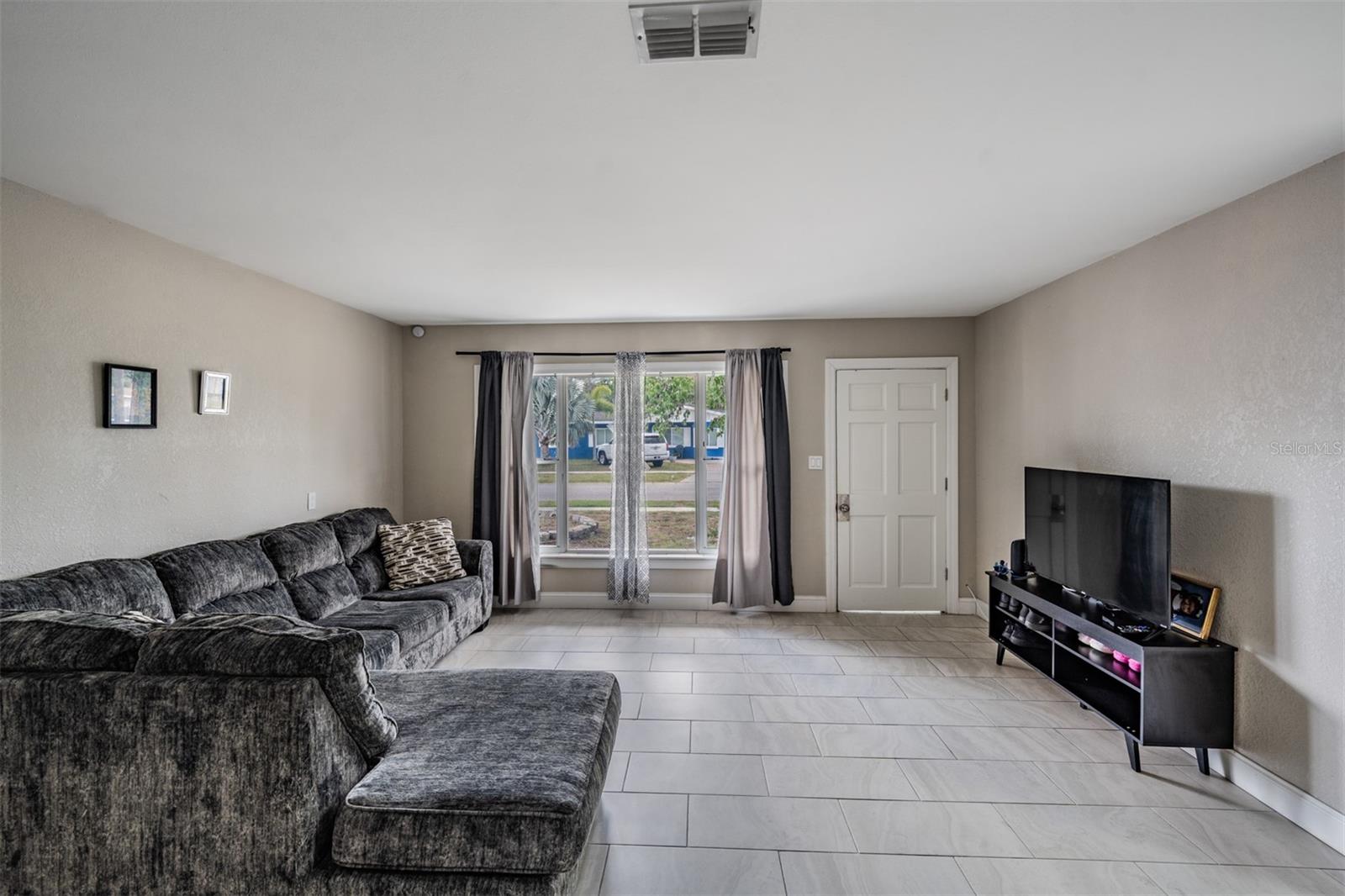 307 Country Club Drive, FL