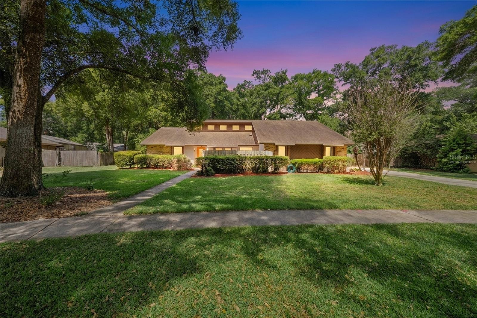 424 Knoll Tree Lane, FL