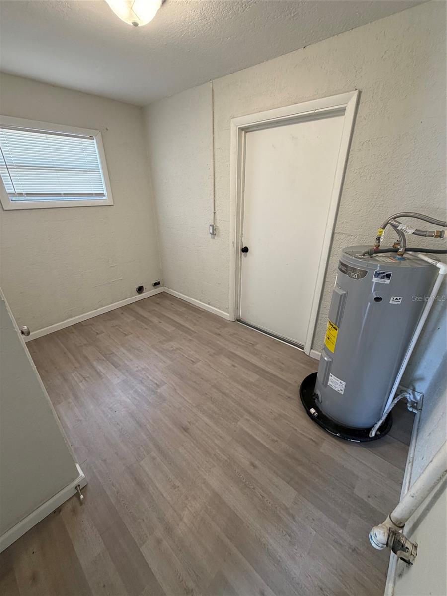 2007 9th Street, FL