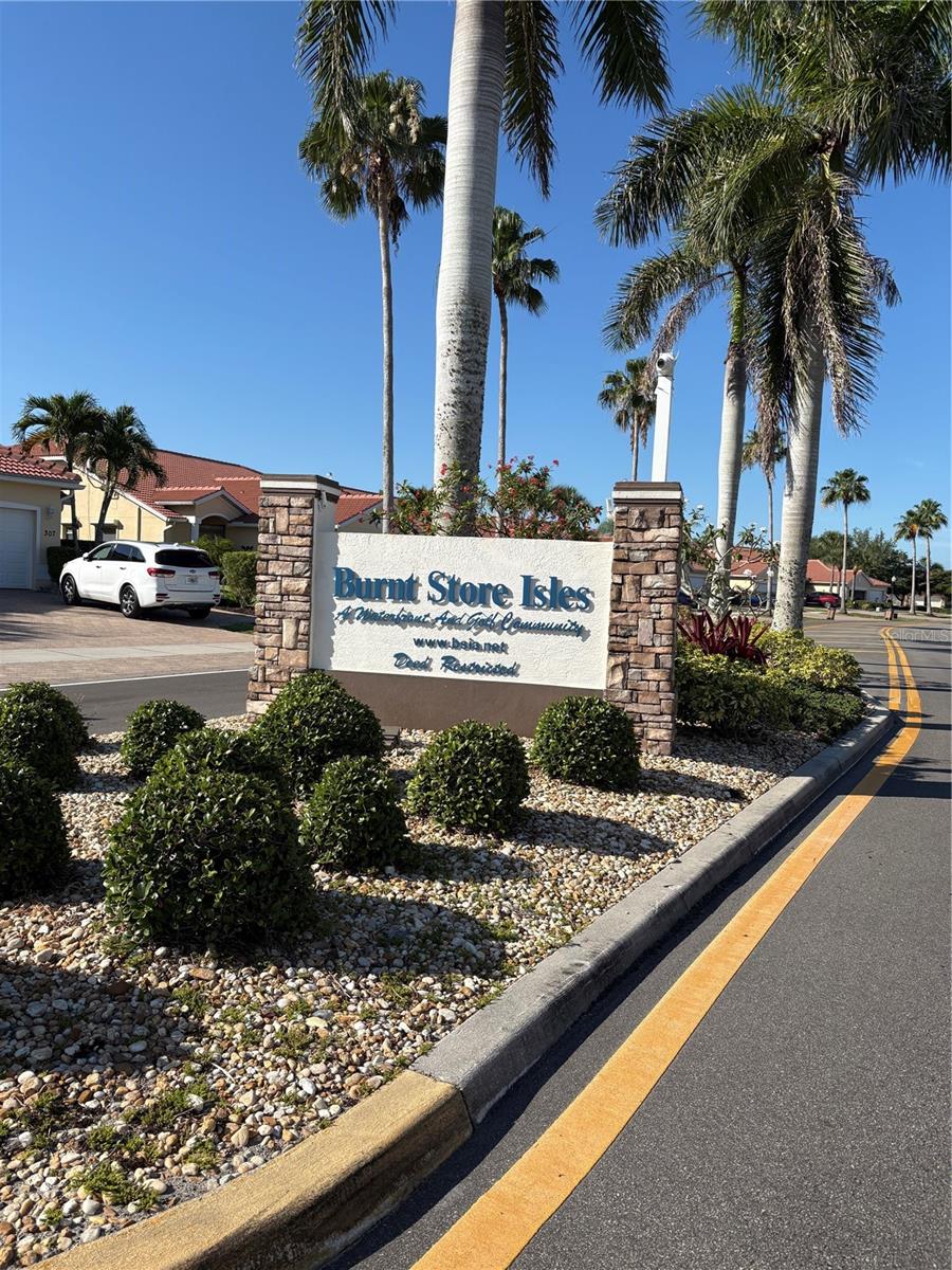 534 Macedonia Dr, FL