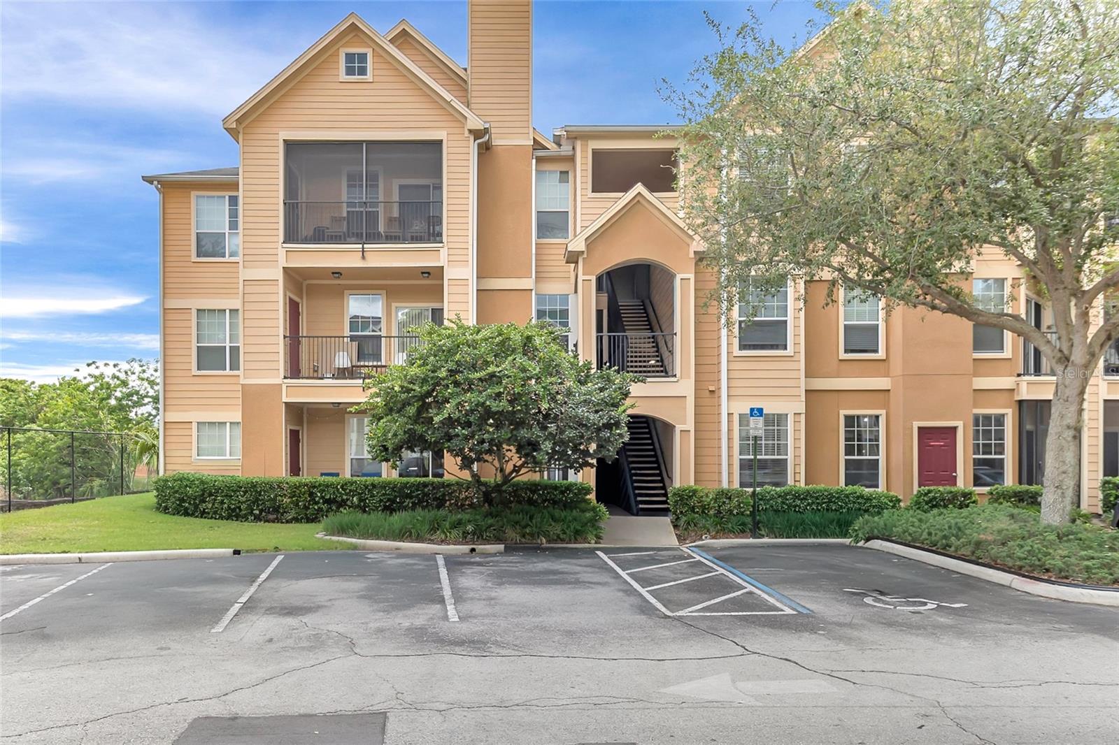 1995 Erving Cir #208, FL