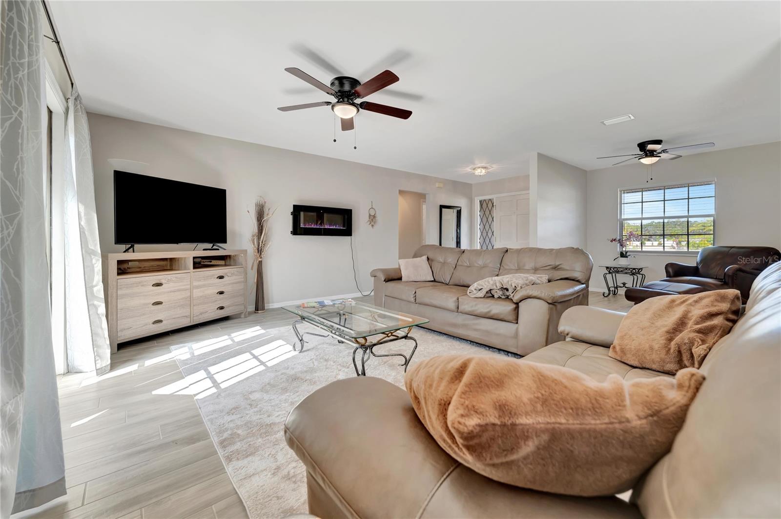 2916 Woodcrest Drive, FL