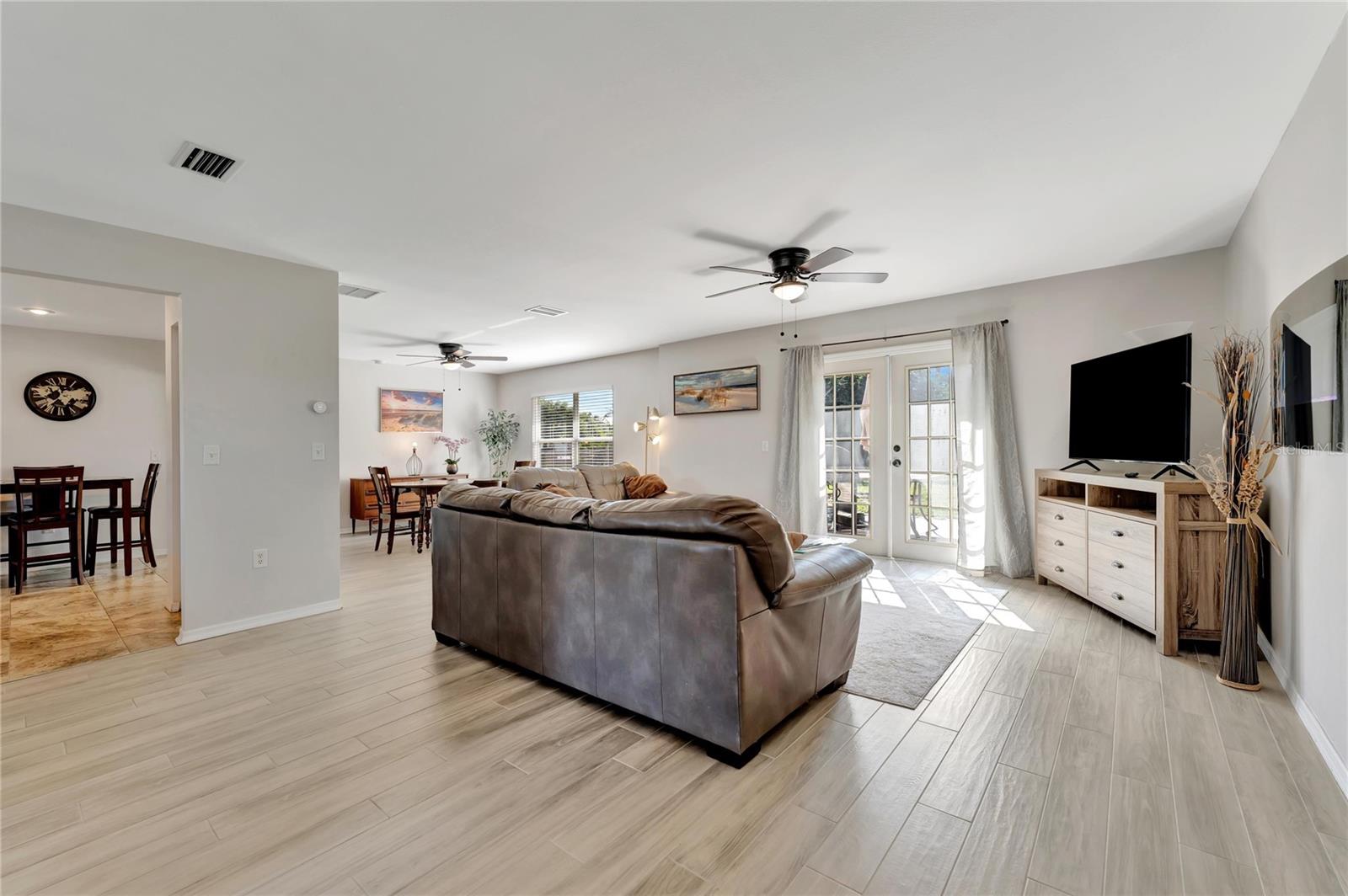 2916 Woodcrest Drive, FL