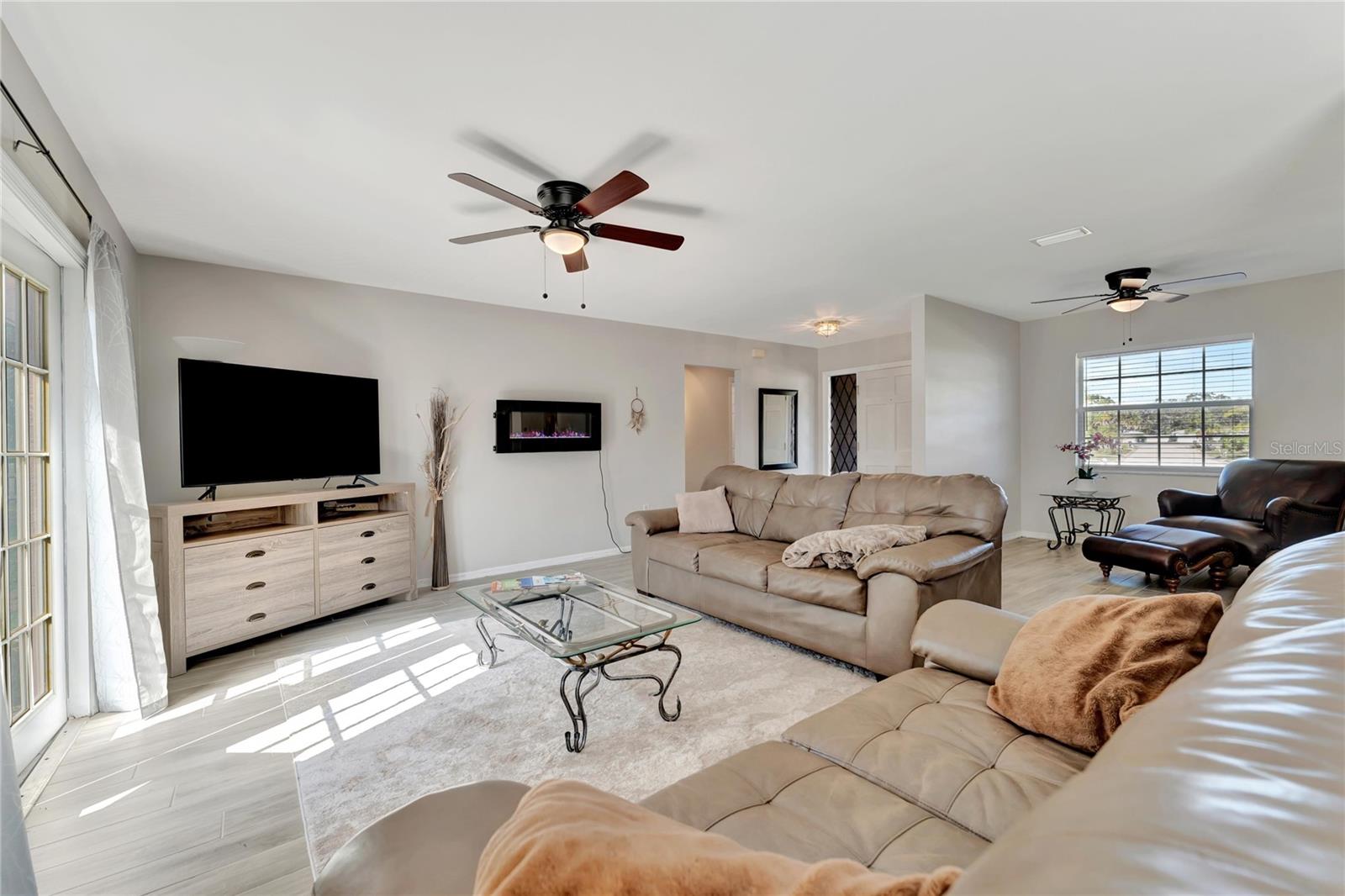 2916 Woodcrest Drive, FL