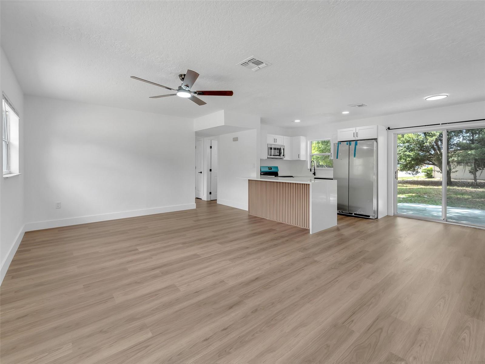 900 Jamela Drive, FL
